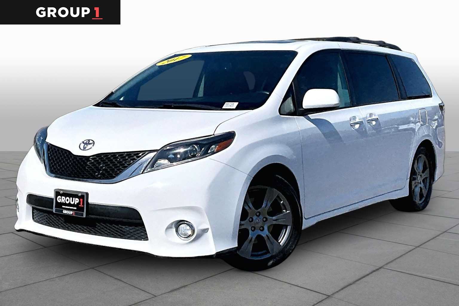 Used 2017 Toyota Sienna SE w/ SE Preferred Package FWD image 1