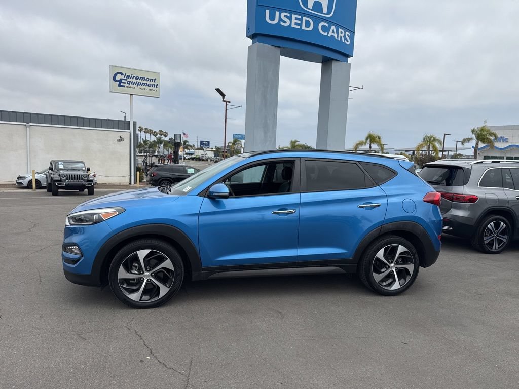 Used 2016 Hyundai Tucson Limited w/ Option Group 03 FWD image 2