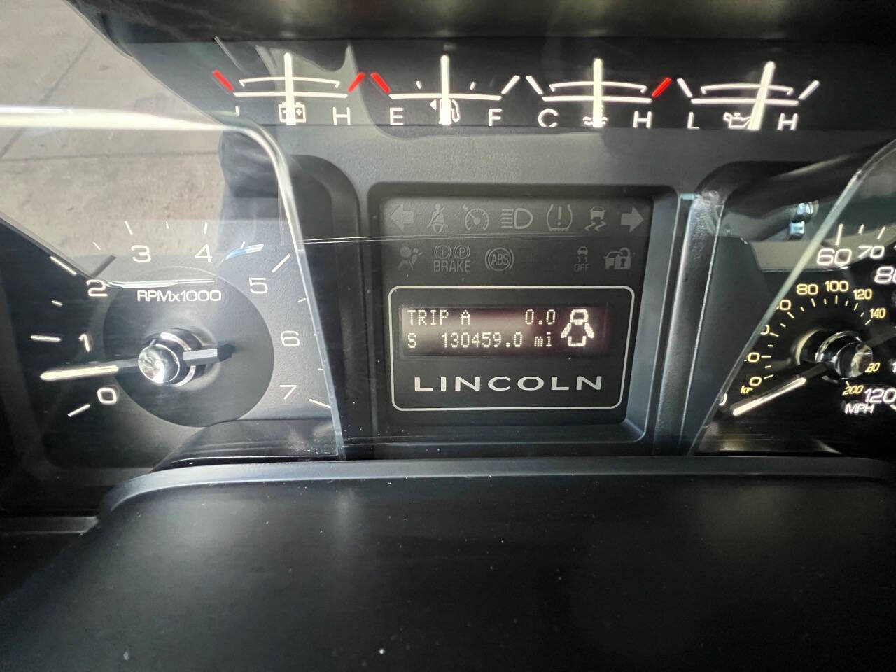 Used 2014 Lincoln Navigator L 4WD image 19