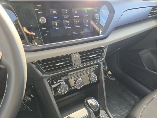 Used 2023 Volkswagen Taos SE w/ Panoramic Sunroof Package image 37