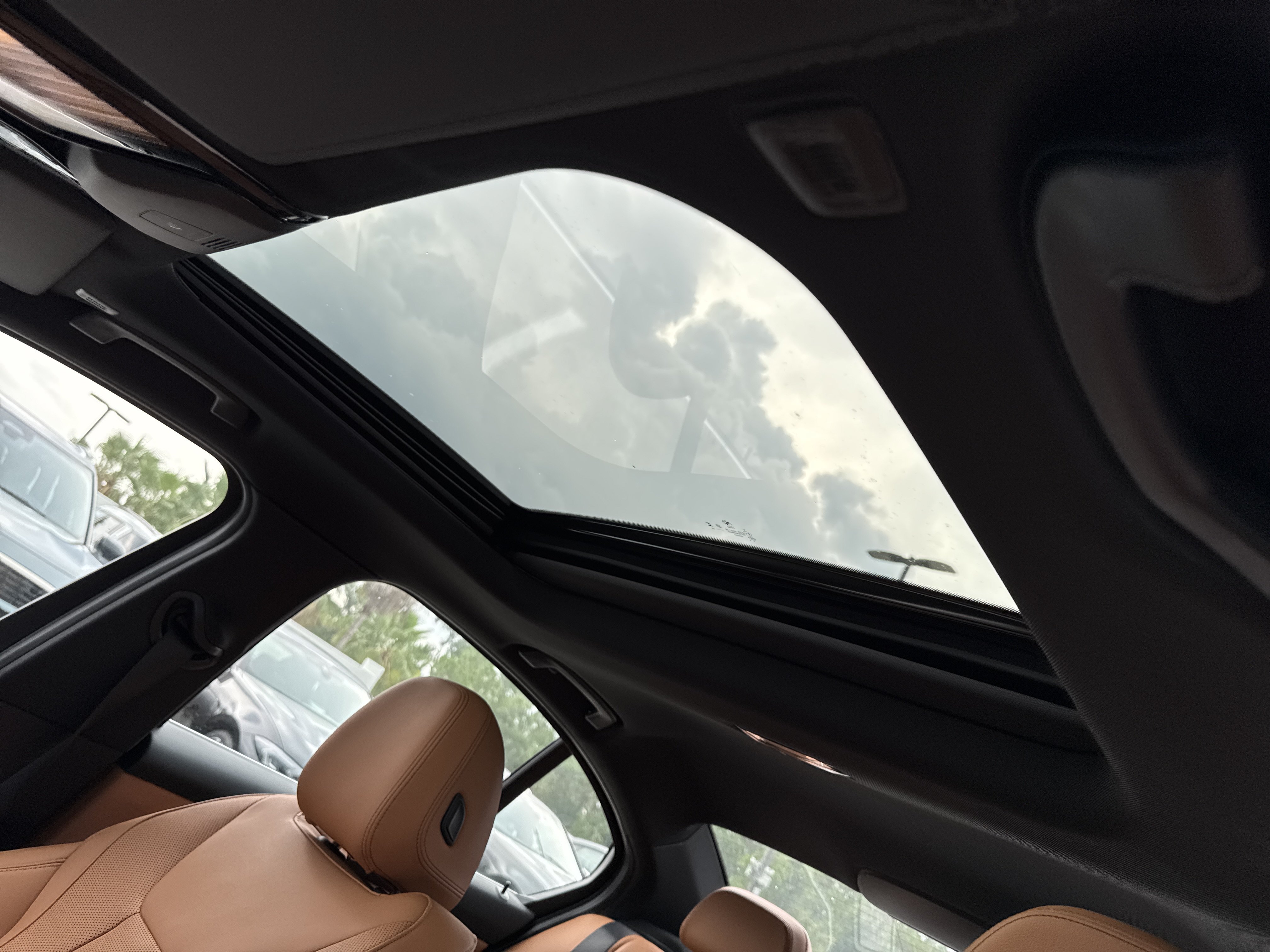 New 2026 BMW 330i Sedan w/ Premium Package RWD image 23