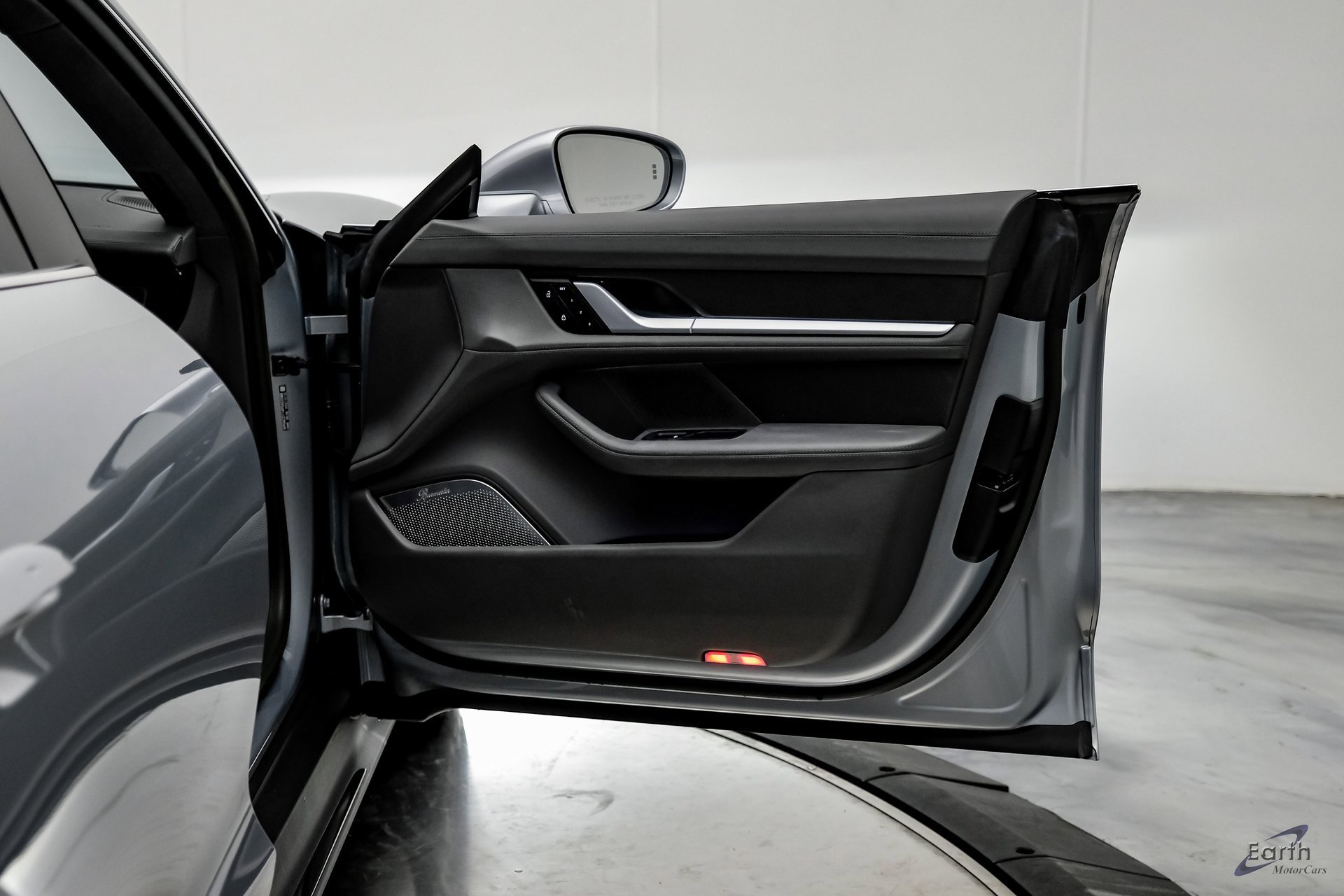 Used 2023 Porsche Taycan Turbo S w/ Premium Package image 80