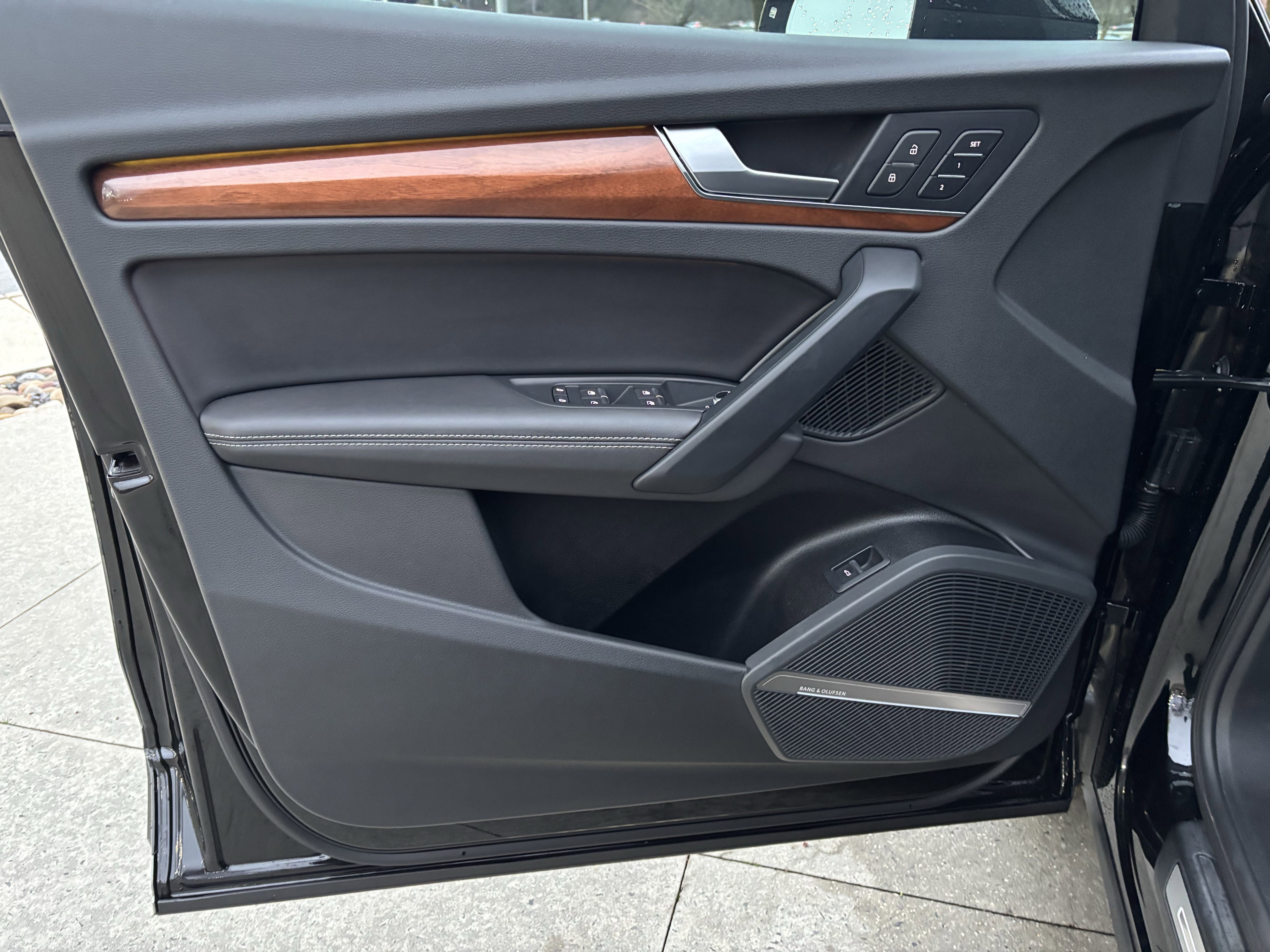 Used 2023 Audi Q5 2.0T Prestige w/ Prestige Package image 14