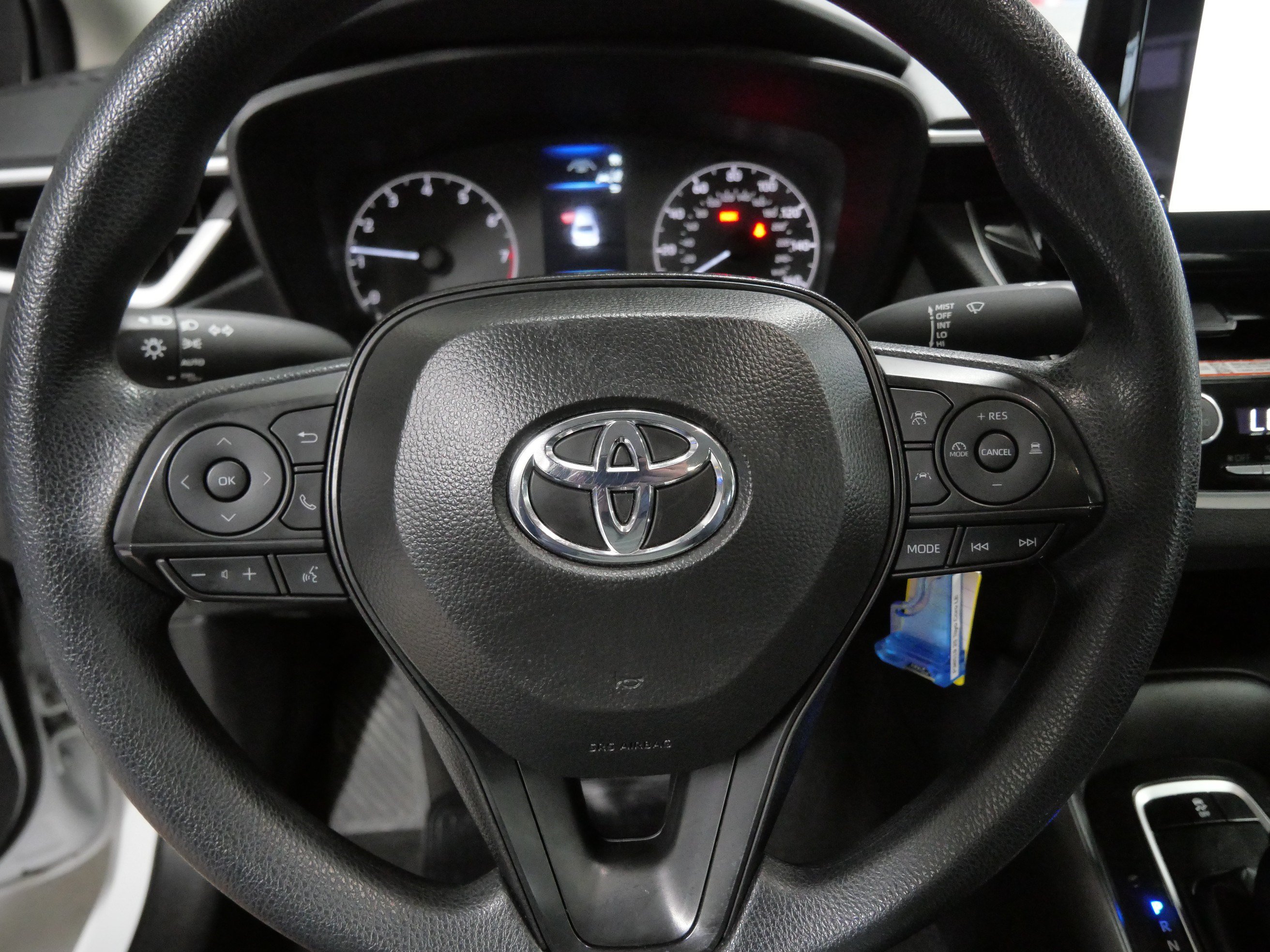 Certified 2025 Toyota Corolla LE FWD image 26