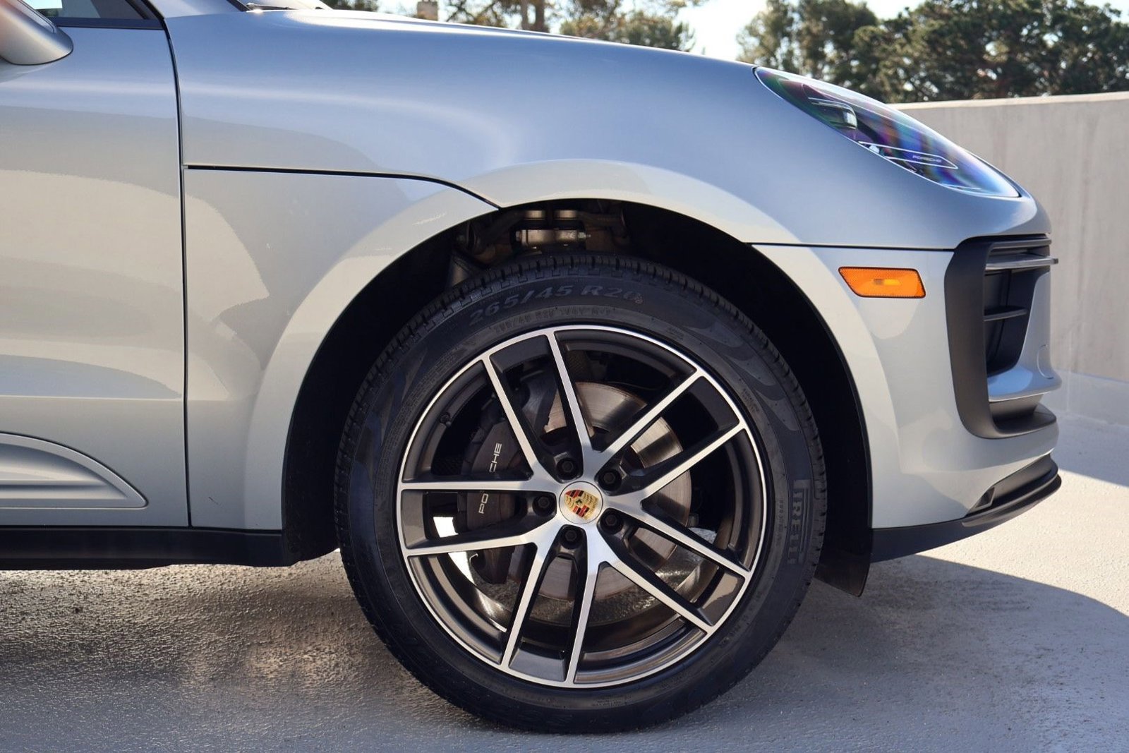 Certified 2025 Porsche Macan image 11