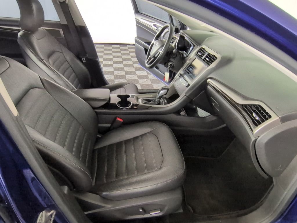 Used 2015 Ford Fusion SE w/ Equipment Group 202A FWD image 27