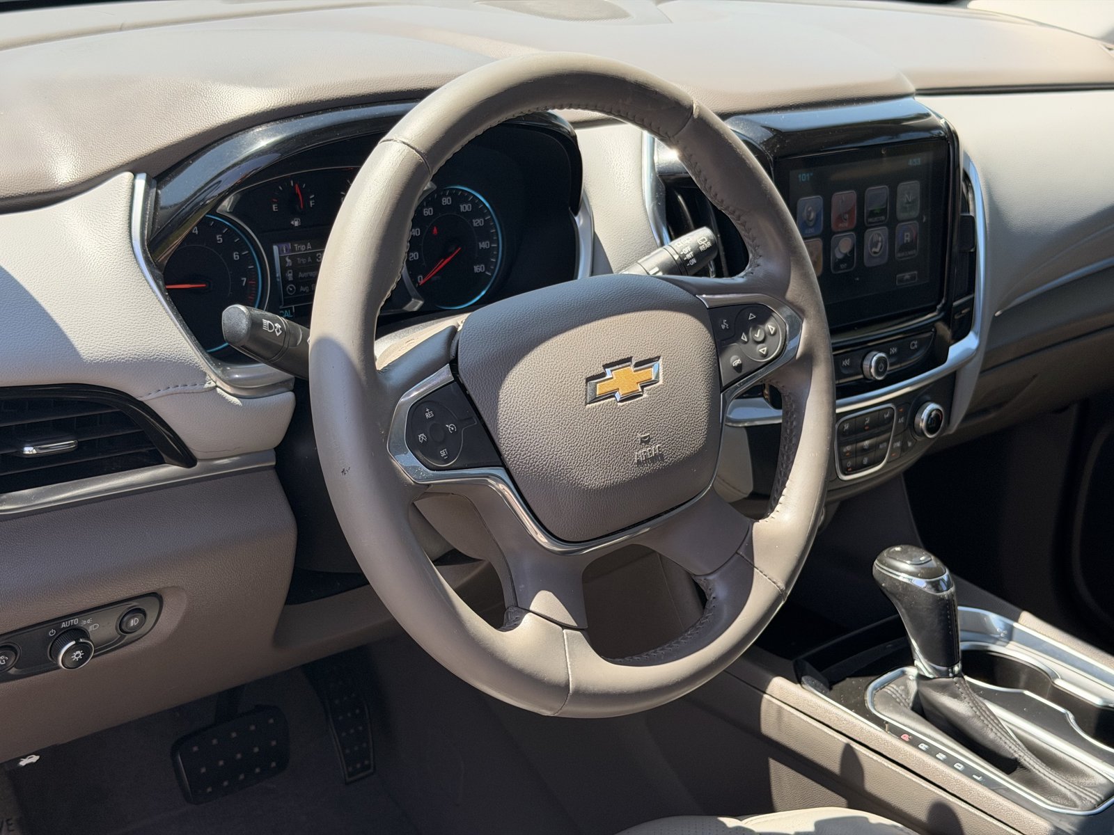 Used 2019 Chevrolet Traverse LT FWD image 17