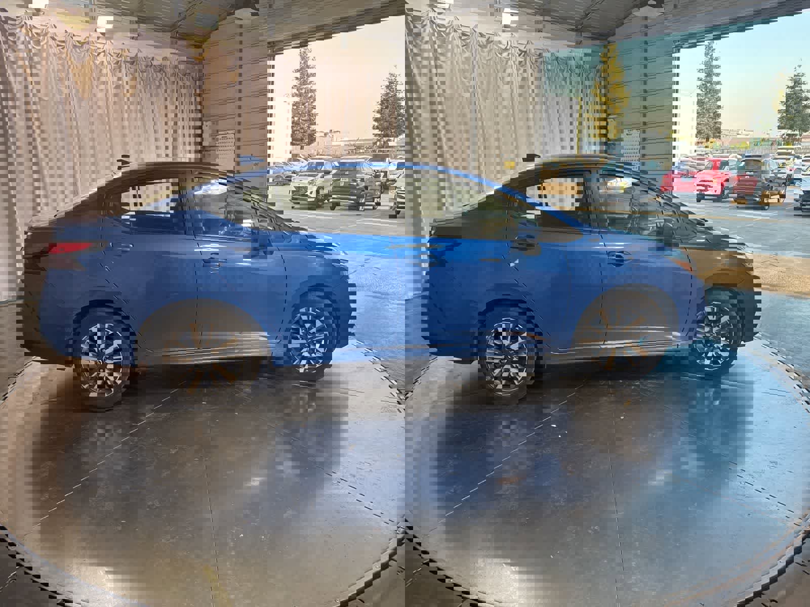 Used 2021 Nissan Versa SV image 4