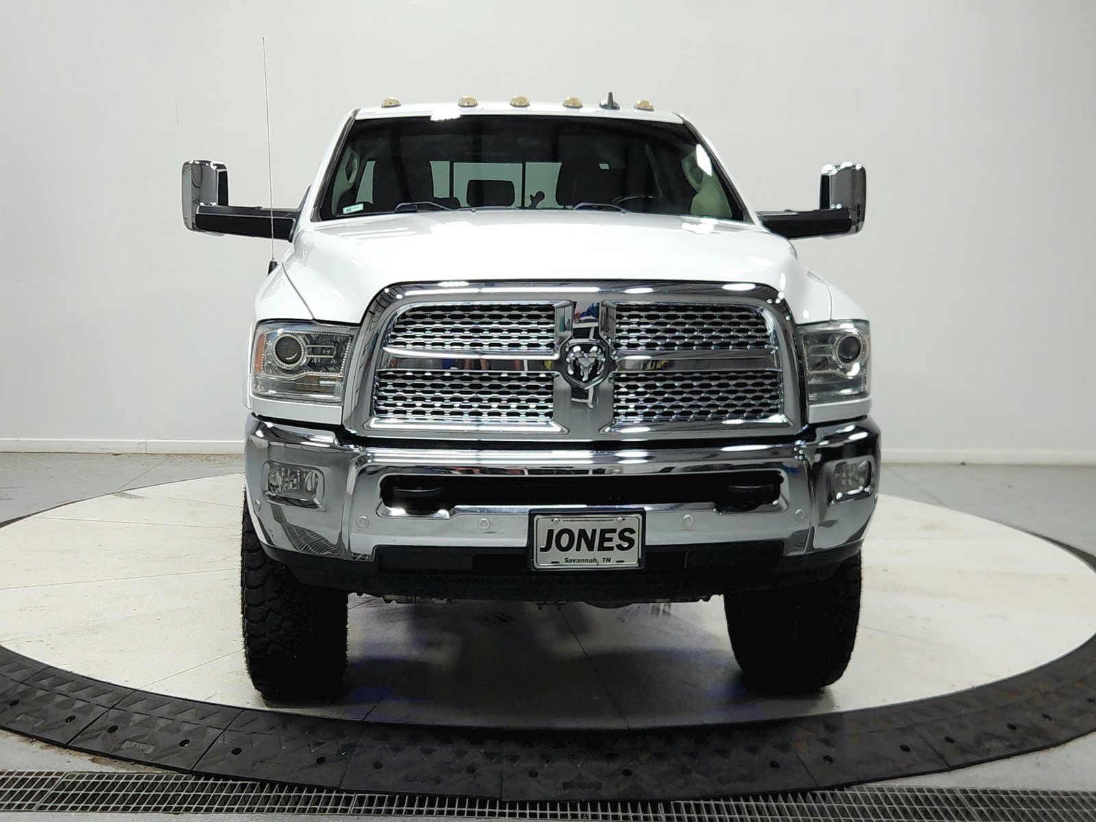 Used 2018 RAM 2500 Laramie w/ Convenience Group AWD/4WD image 3