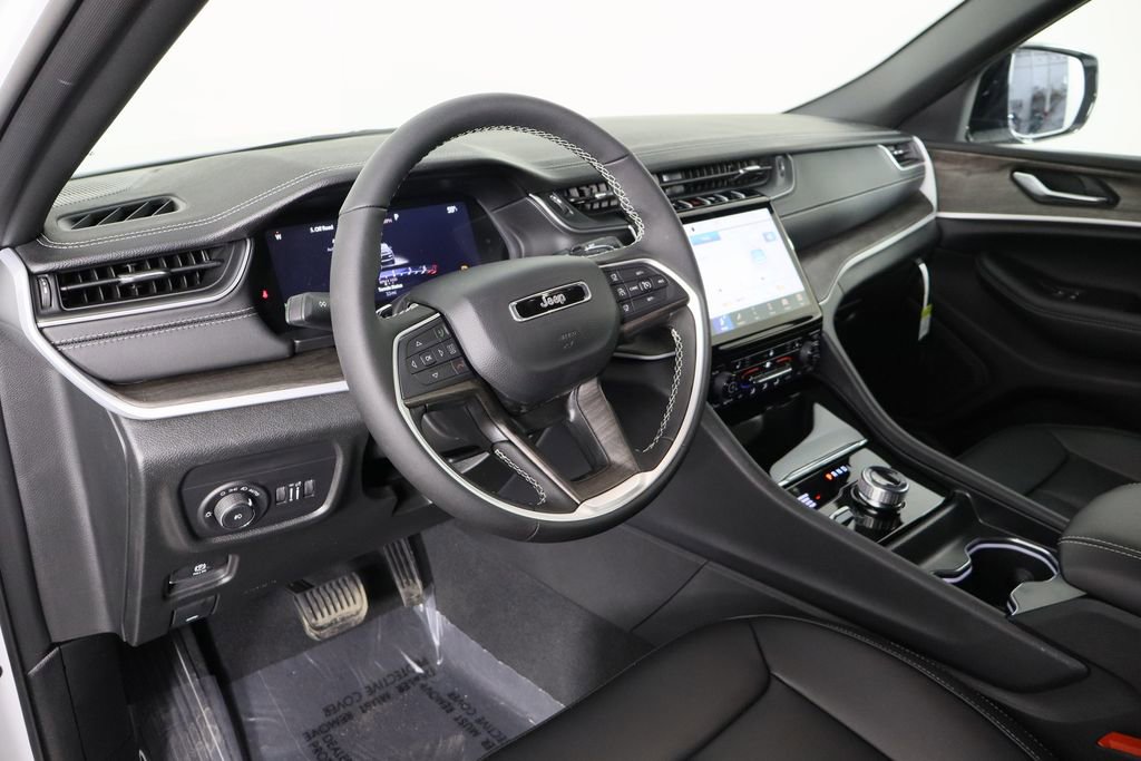 New 2025 Jeep Grand Cherokee Limited image 28