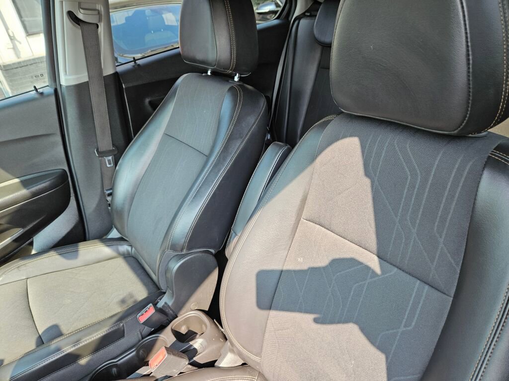 Used 2021 Chevrolet Trax LT image 19