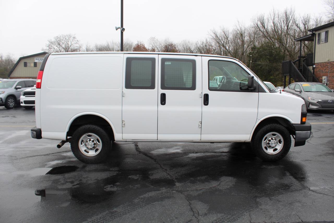 Used 2019 Chevrolet Express 2500 w/ Driver Convenience Package RWD image 4