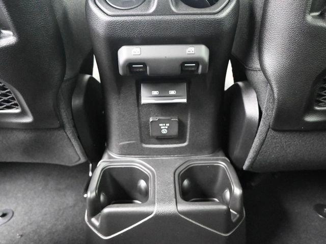 Used 2024 Jeep Wrangler Unlimited Rubicon w/ Technology Group image 14