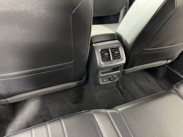 Used 2023 Volkswagen Tiguan SE image 45