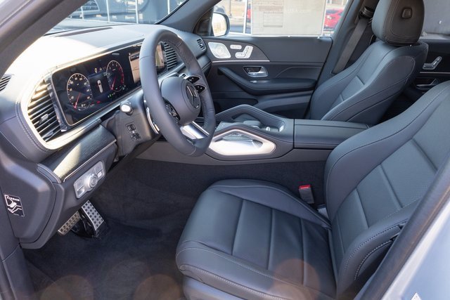 New 2025 Mercedes-Benz GLS 450 4MATIC image 2