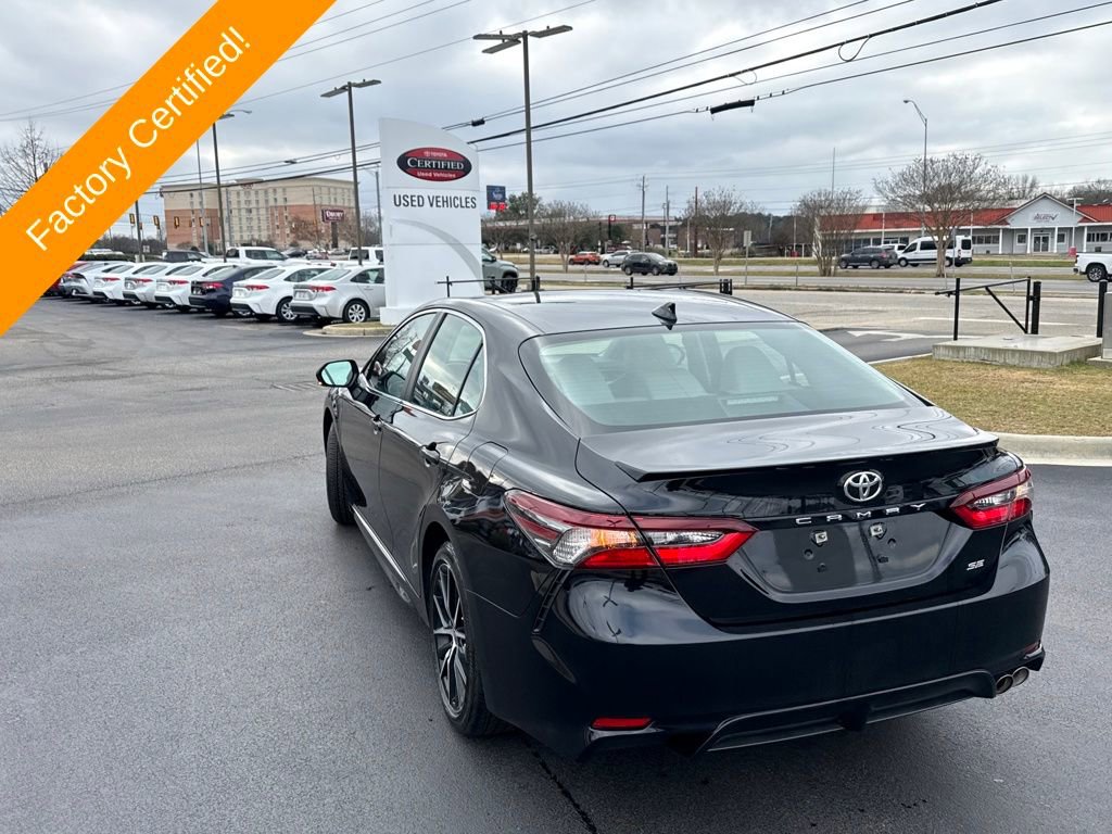 Used 2024 Toyota Camry SE image 3