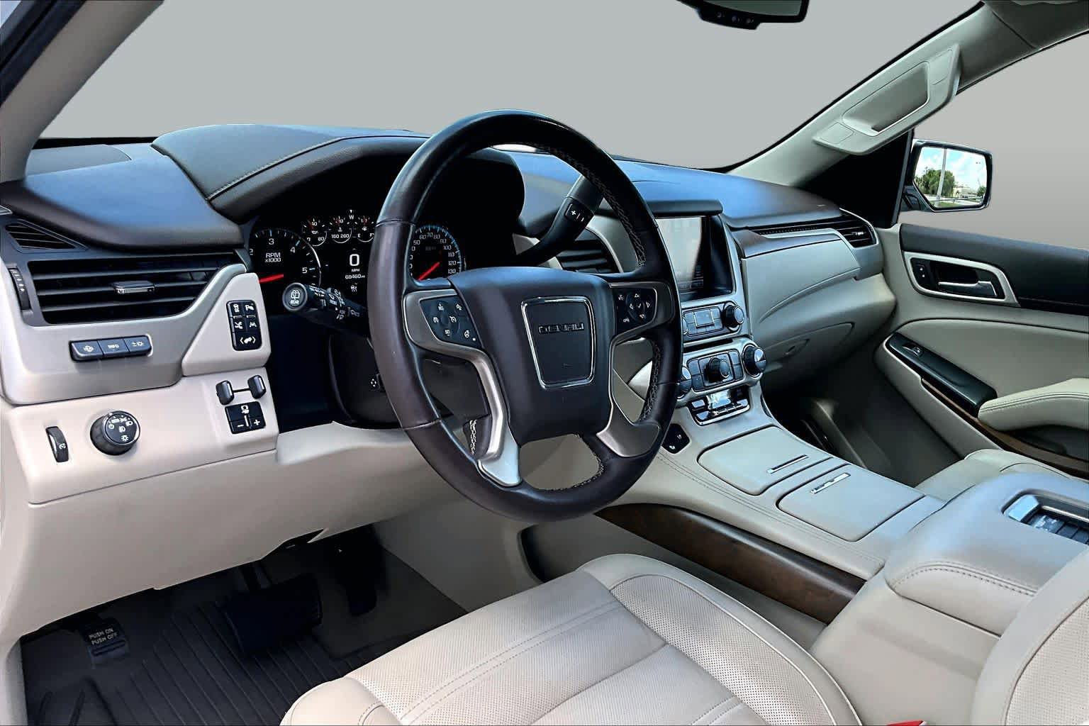 Used 2020 GMC Yukon Denali w/ Open Road Package RWD image 18