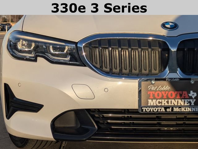 Used 2022 BMW 330e w/ Convenience Package image 3
