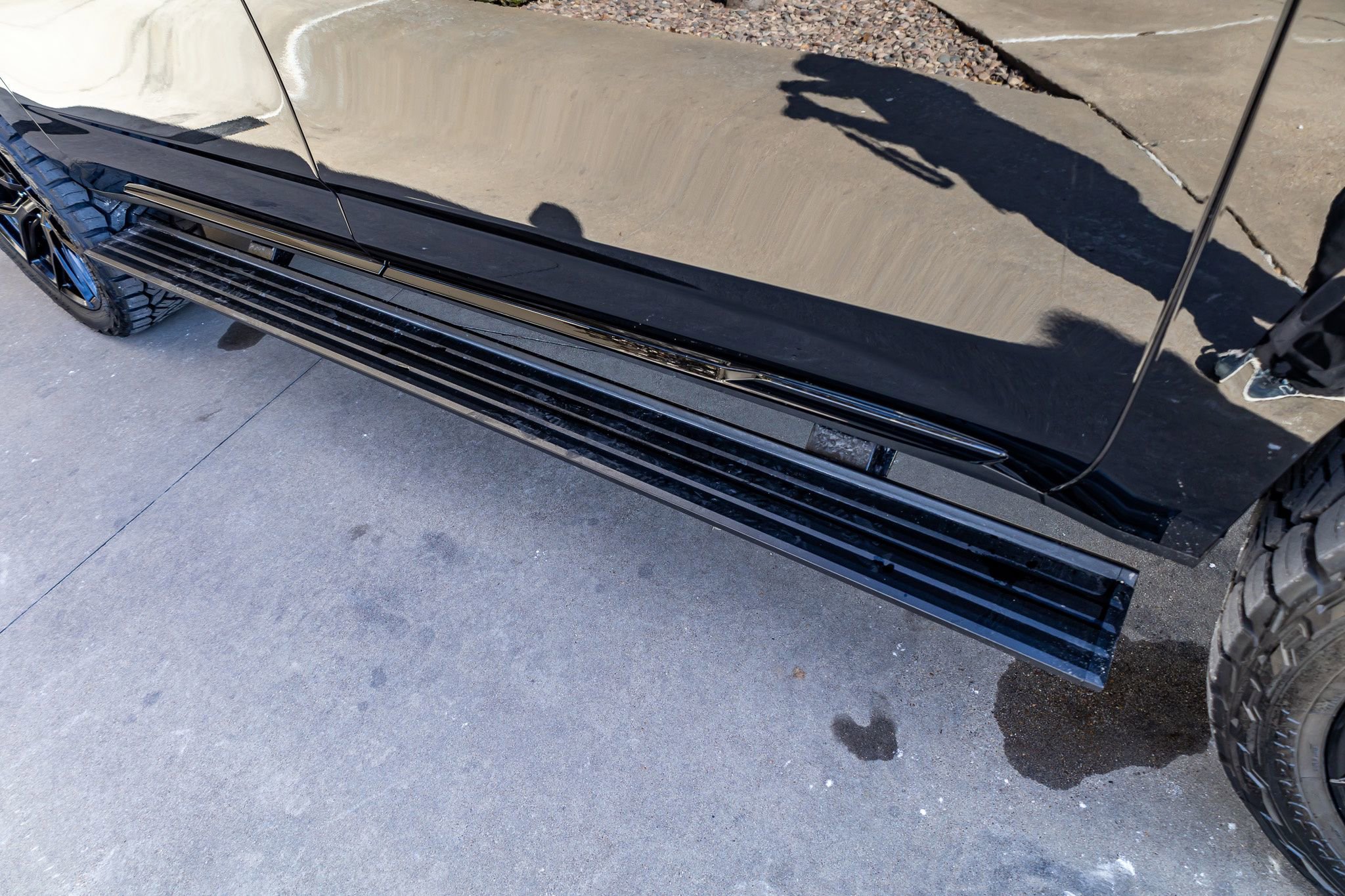 Used 2026 Cadillac Escalade ESV Platinum Sport w/ LPO, ONYX Package image 12