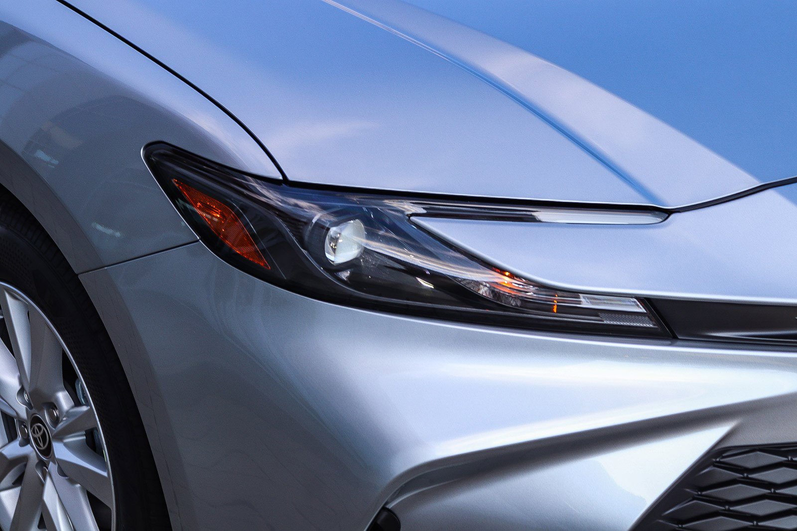 Used 2025 Toyota Camry LE image 5