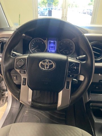 Used 2020 Toyota Tacoma SR5 RWD image 25