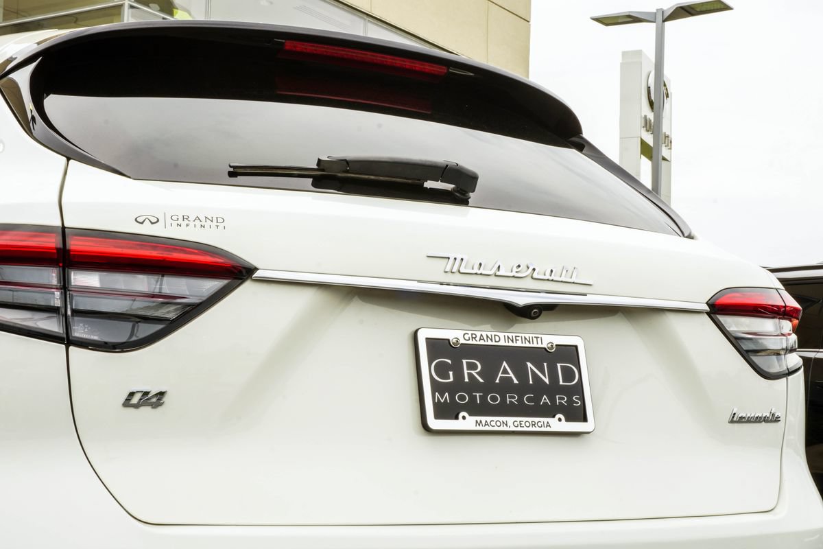 Used 2021 Maserati Levante AWD/4WD image 13