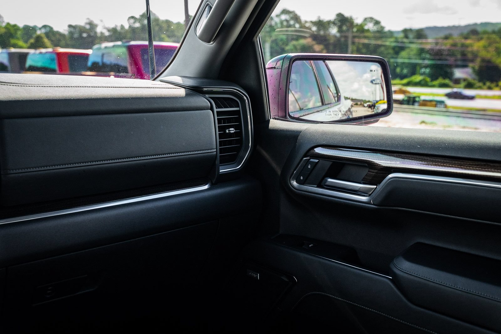 Used 2024 Chevrolet Silverado 1500 LT Trail Boss w/ Convenience Package II AWD/4WD image 30