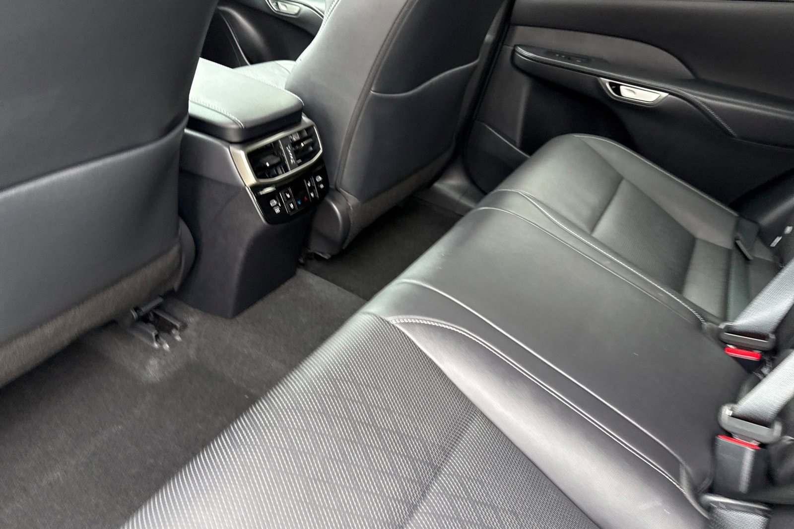 Used 2023 Lexus RX 350 Premium Plus w/ Cold Area Package FWD image 25