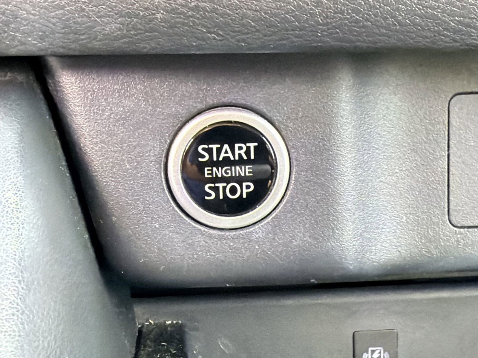 Used 2023 Nissan Rogue Platinum w/ Platinum Premium Package image 27