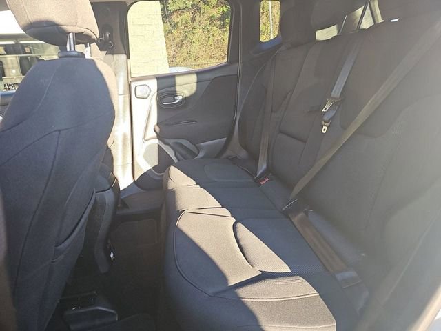 Used 2015 Jeep Renegade Latitude w/ Popular Equipment Group AWD/4WD image 10