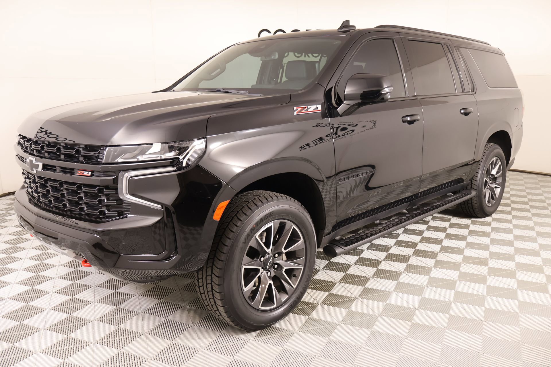 Used 2023 Chevrolet Suburban Z71 w/ Z71 Off-Road Package image 11