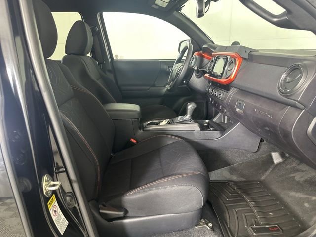Used 2017 Toyota Tacoma TRD Sport w/ Tow Package AWD/4WD image 21