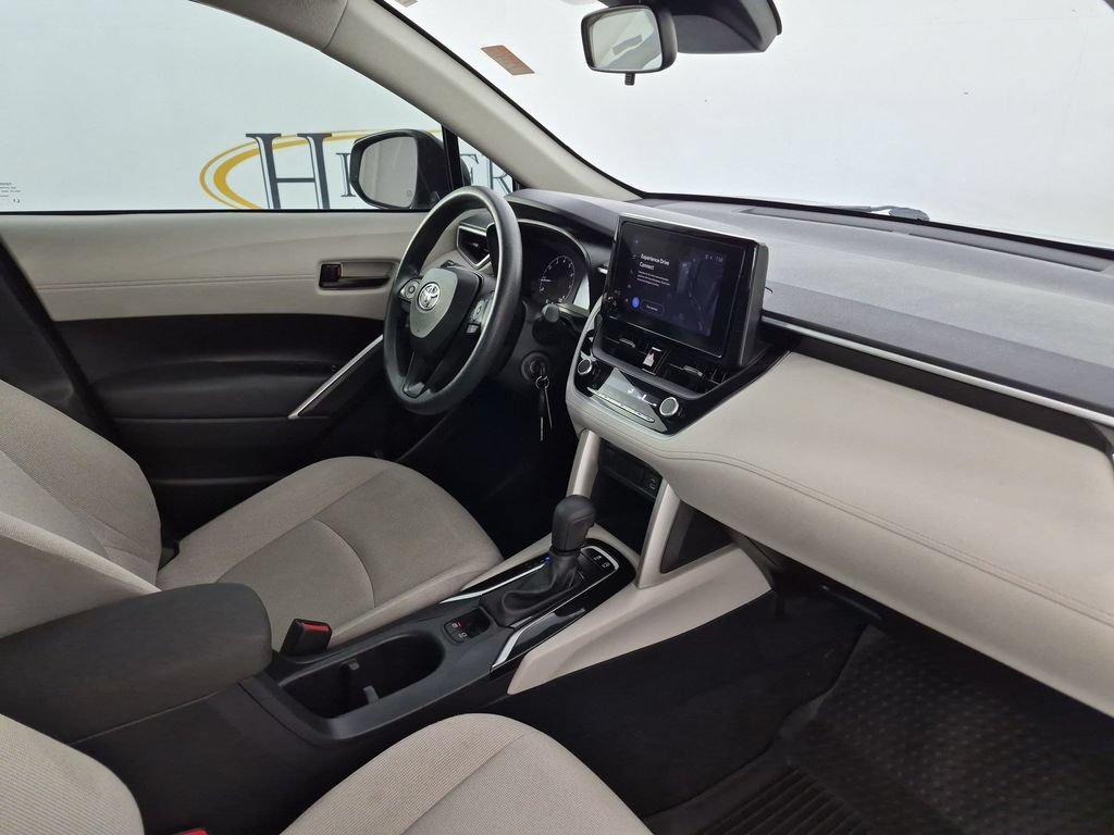 Used 2023 Toyota Corolla Cross L FWD image 38