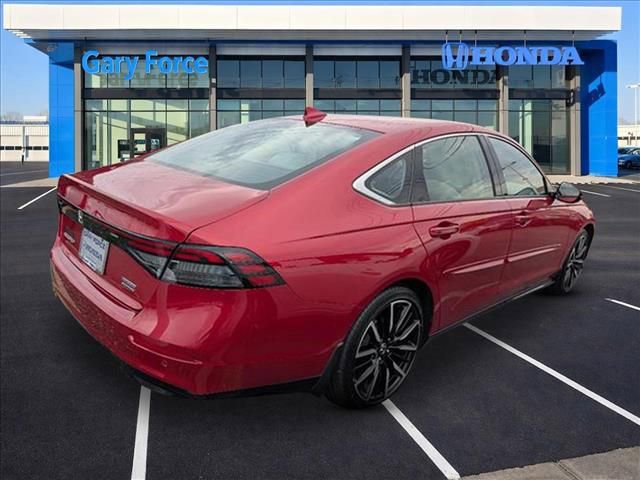 Used 2023 Honda Accord Touring image 2