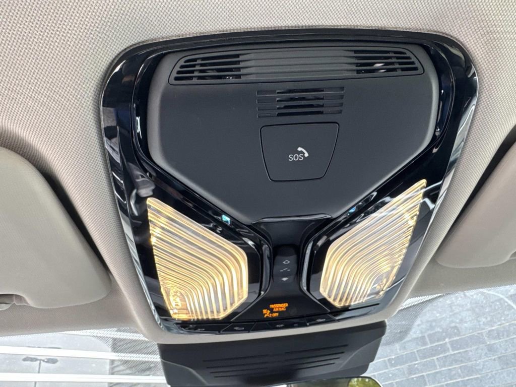 Used 2023 BMW X7 xDrive40i w/ Premium Package image 23