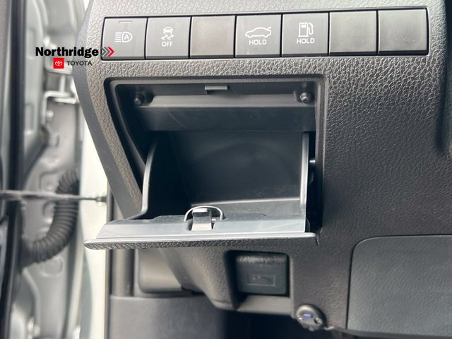 Used 2020 Toyota Camry SE w/ Carpet Mat Package FWD image 17
