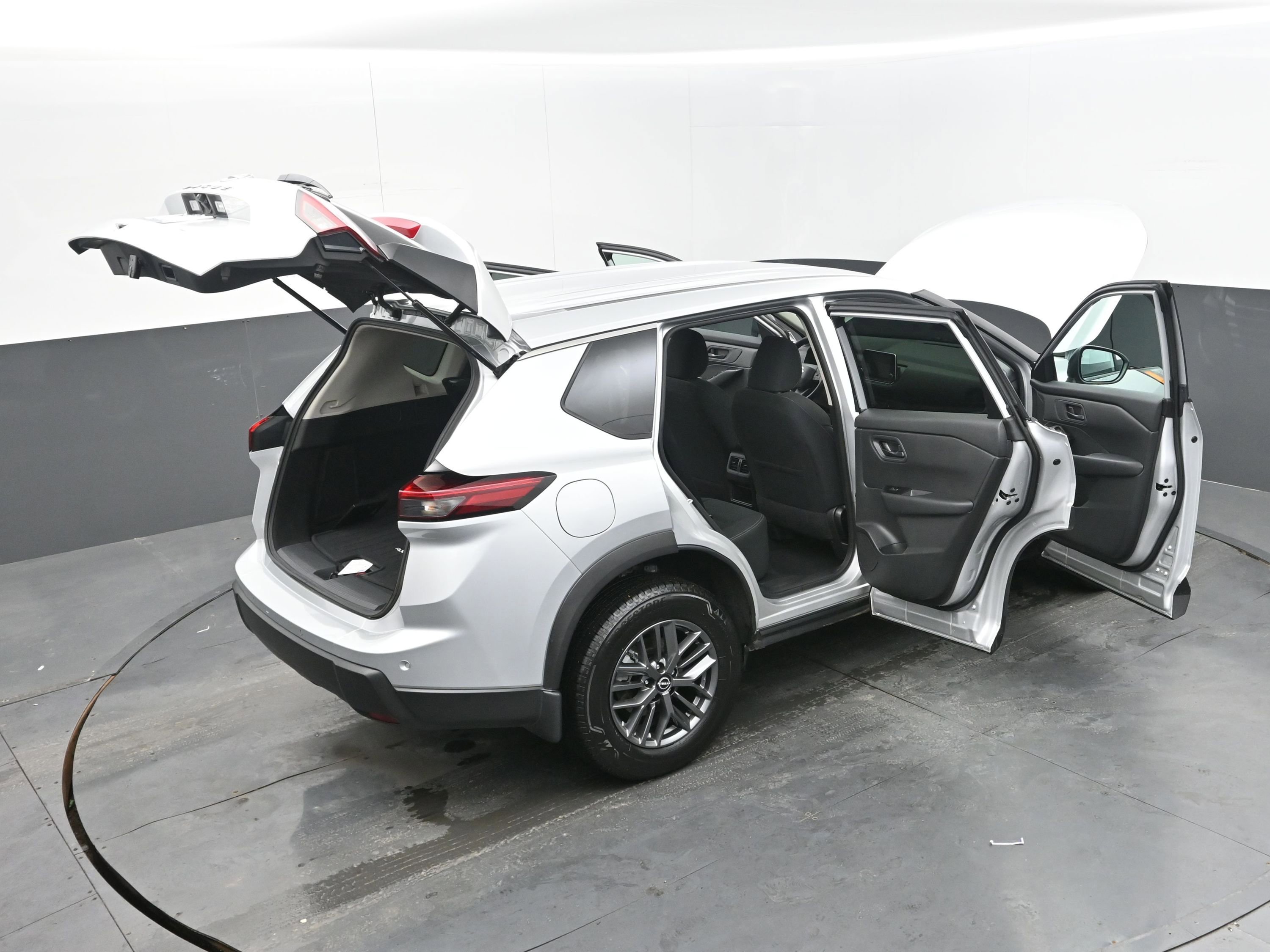 Certified 2025 Nissan Rogue S image 44