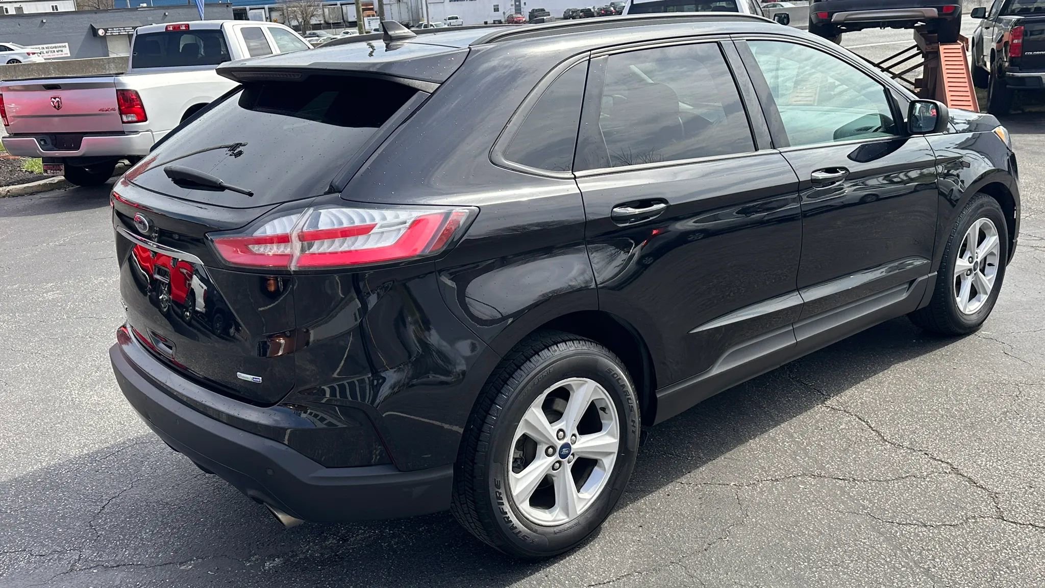 Used 2020 Ford Edge SE image 5