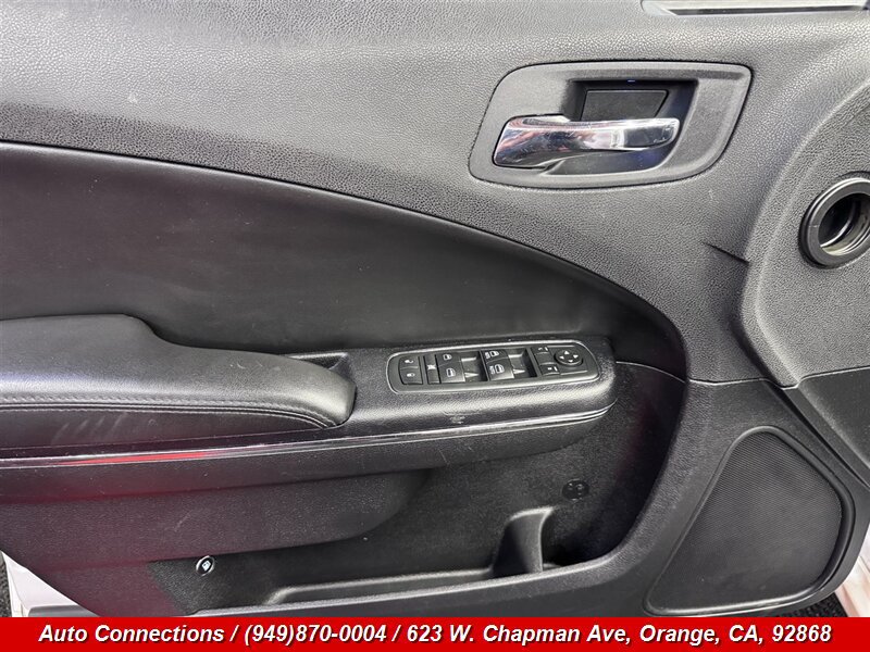 Used 2011 Dodge Charger SE RWD image 18