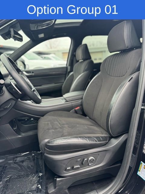 Used 2024 Hyundai Palisade Calligraphy image 3
