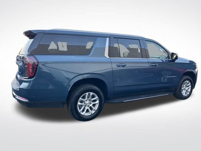 Used 2025 Chevrolet Suburban LT image 6
