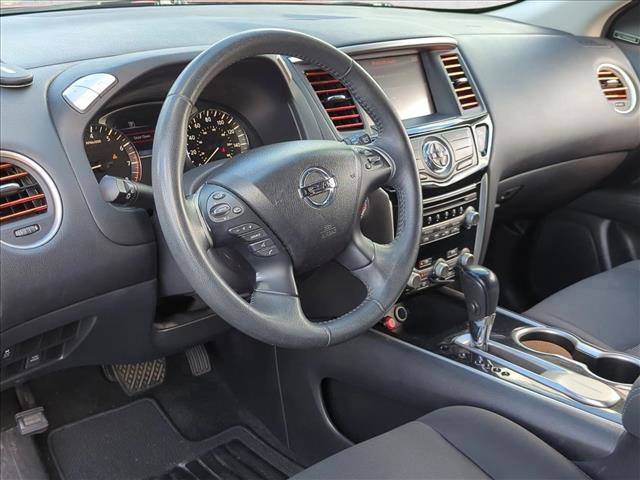 Used 2017 Nissan Pathfinder SV FWD image 9