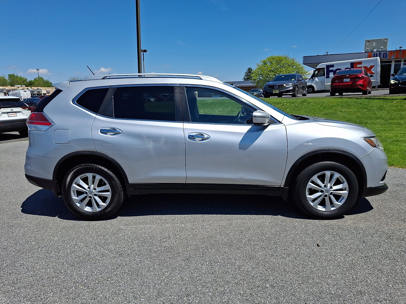 Used 2016 Nissan Rogue SV AWD/4WD image 7