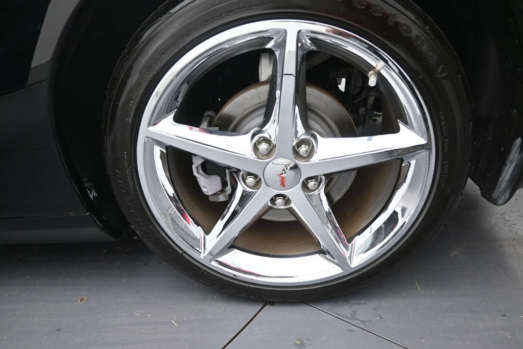 Used 2011 Chevrolet Corvette Convertible w/ Preferred Equipment Group RWD image 26