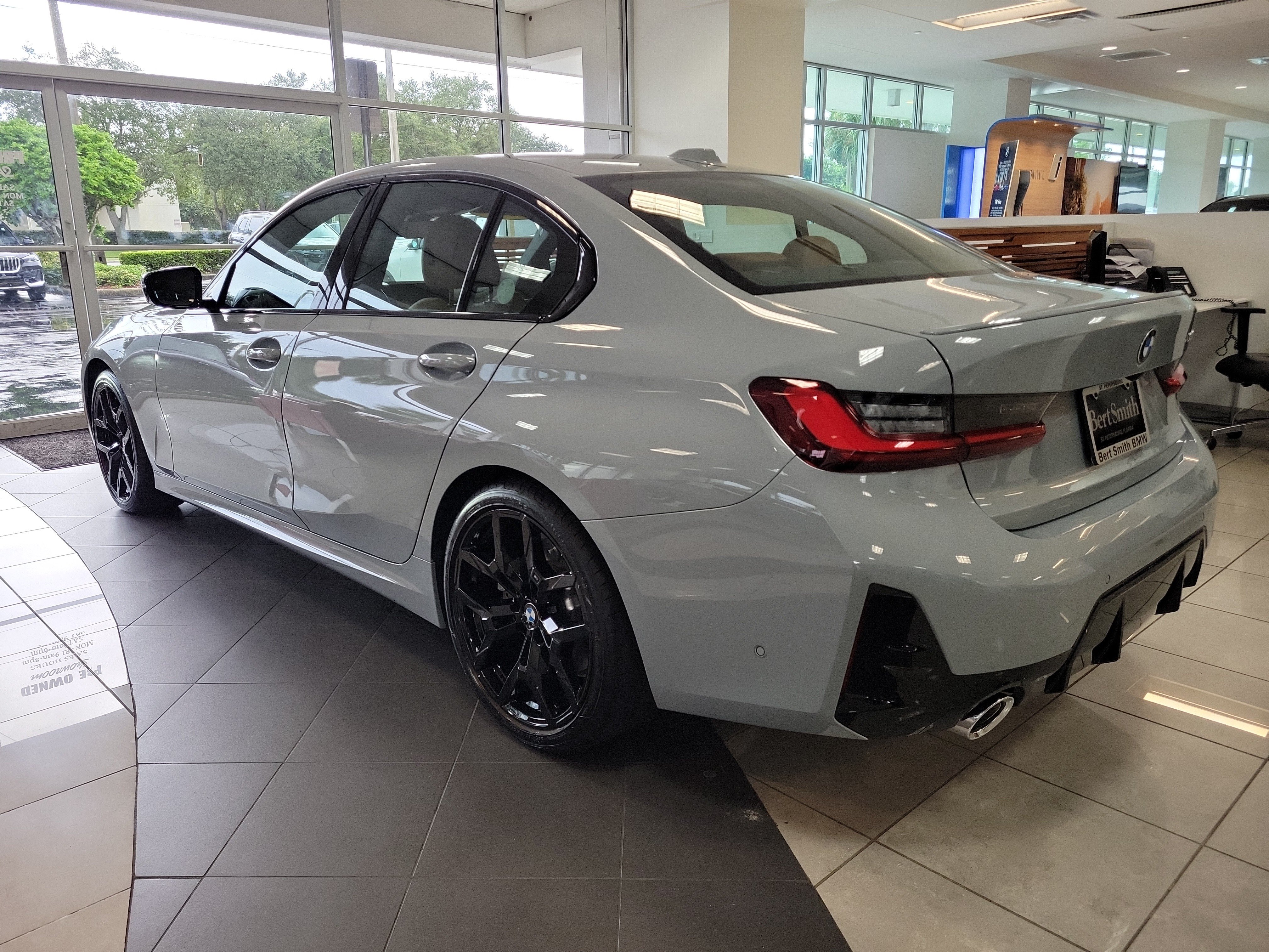 Used 2026 BMW 330i Sedan w/ M Sport Package RWD image 4