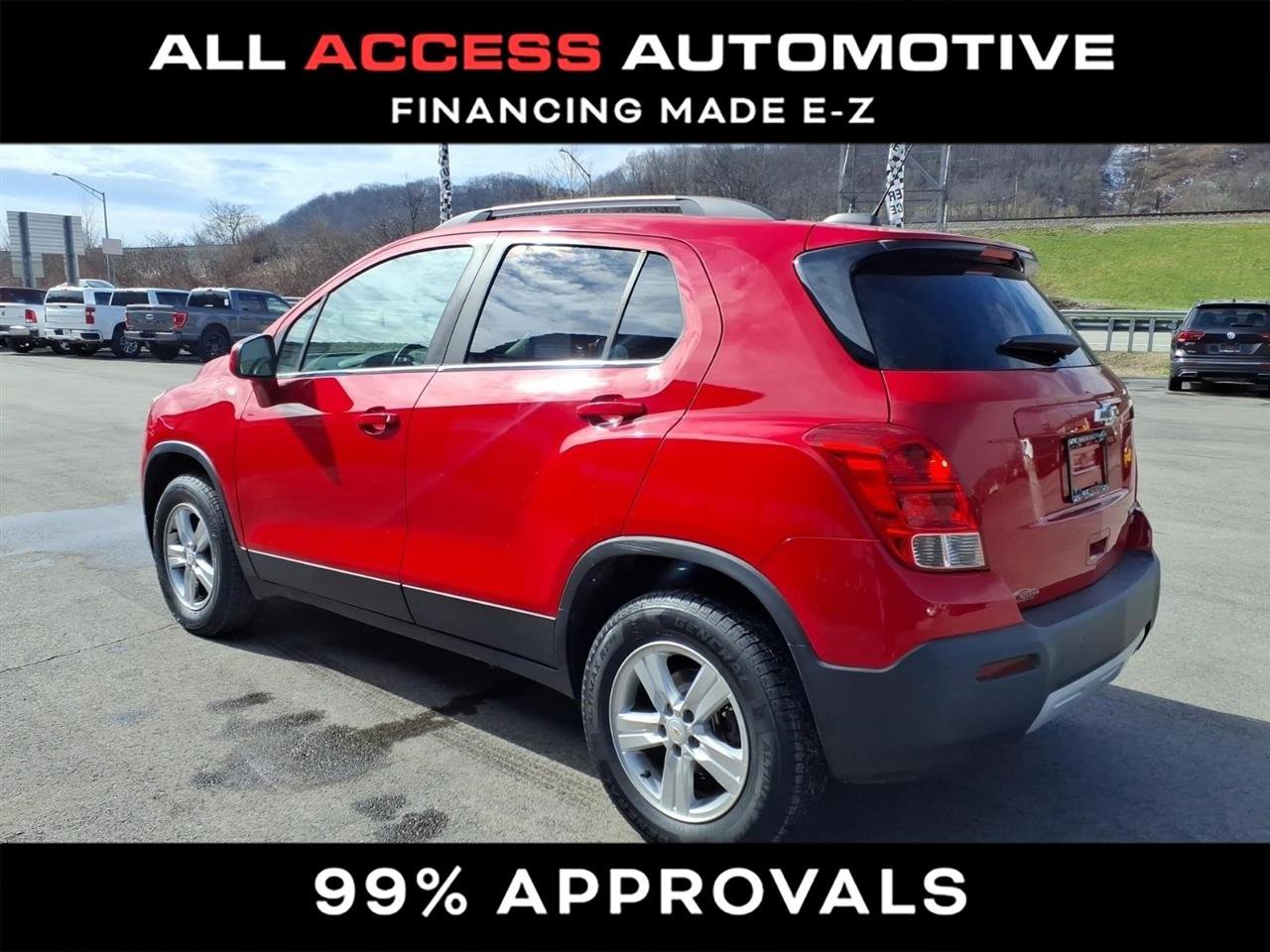 Used 2016 Chevrolet Trax LT w/ LT Convenience Package image 4