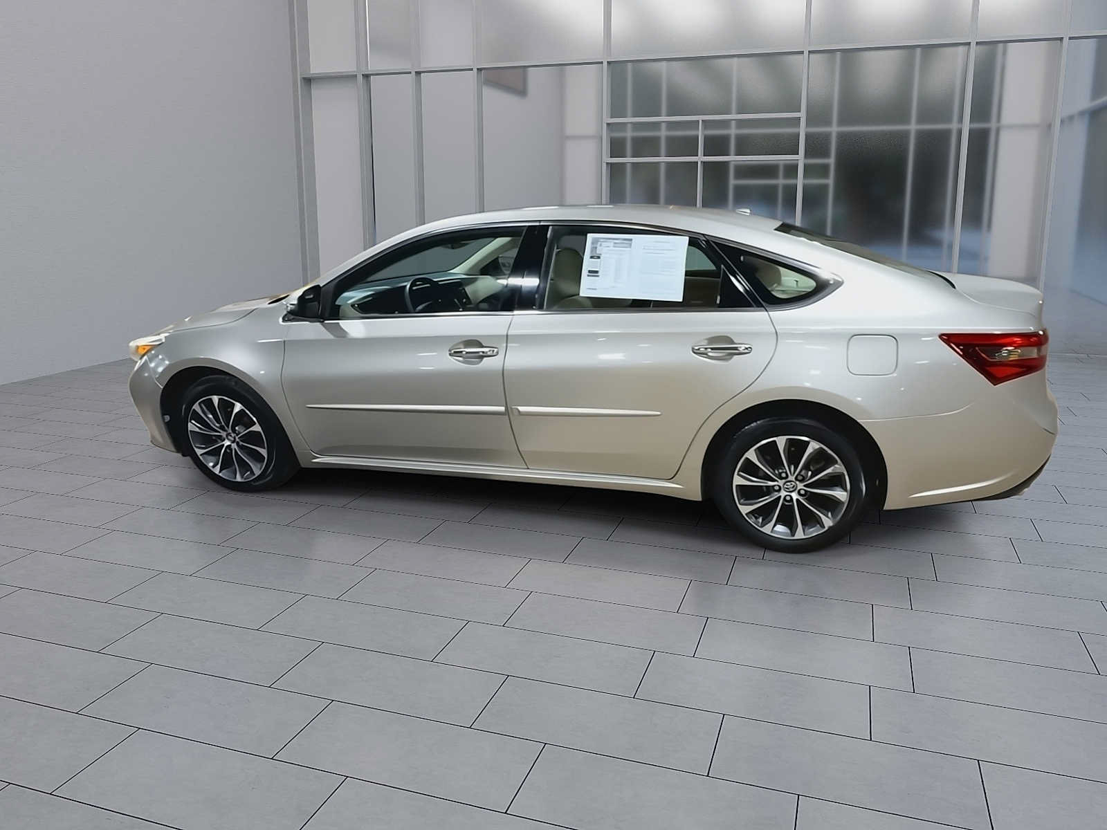 Used 2016 Toyota Avalon XLE w/ Protection Package FWD image 6