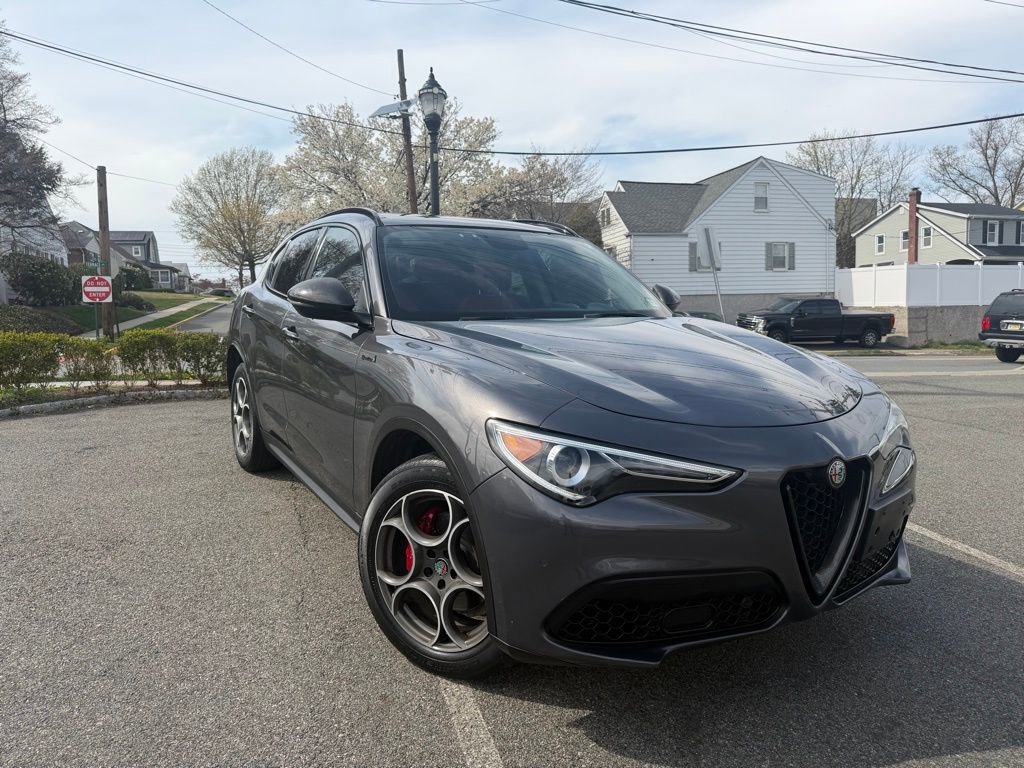 Used 2019 Alfa Romeo Stelvio Sport w/ Quick Order Package 22J Sport AWD/4WD image 1