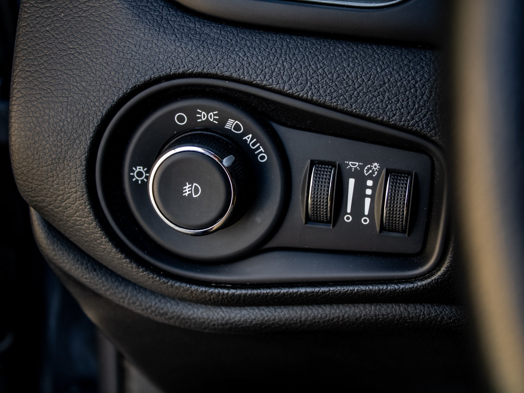 Used 2023 Jeep Renegade Limited AWD/4WD image 31