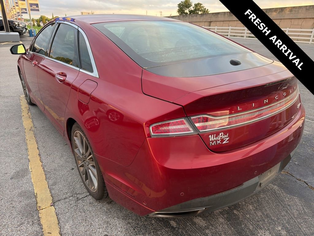 Used 2013 Lincoln MKZ FWD image 4